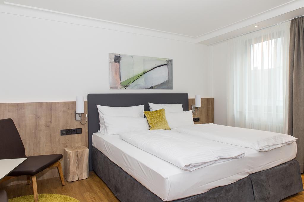 Standard Double Room,402912078:JPEG